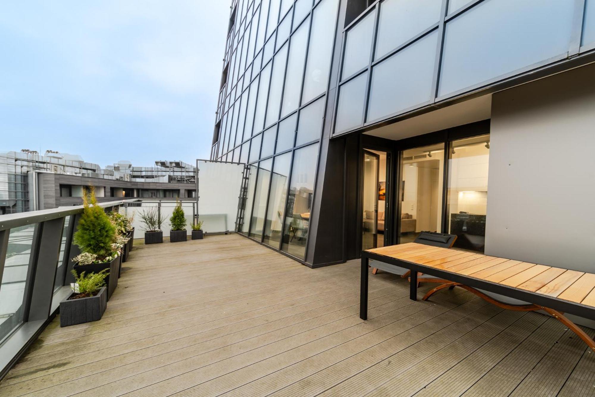 Hanza Tower No. 701 - Swimming Pool, Jacuzzi, Terrace Apartment *